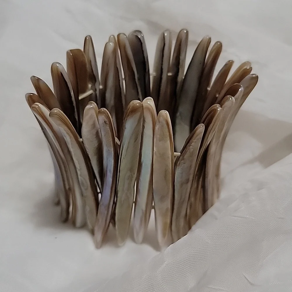 Tortoise Shell Cuff - Picture 3 of 4